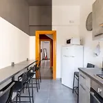 Three Large Bedrooms For Six People Rome Downtown Apartment